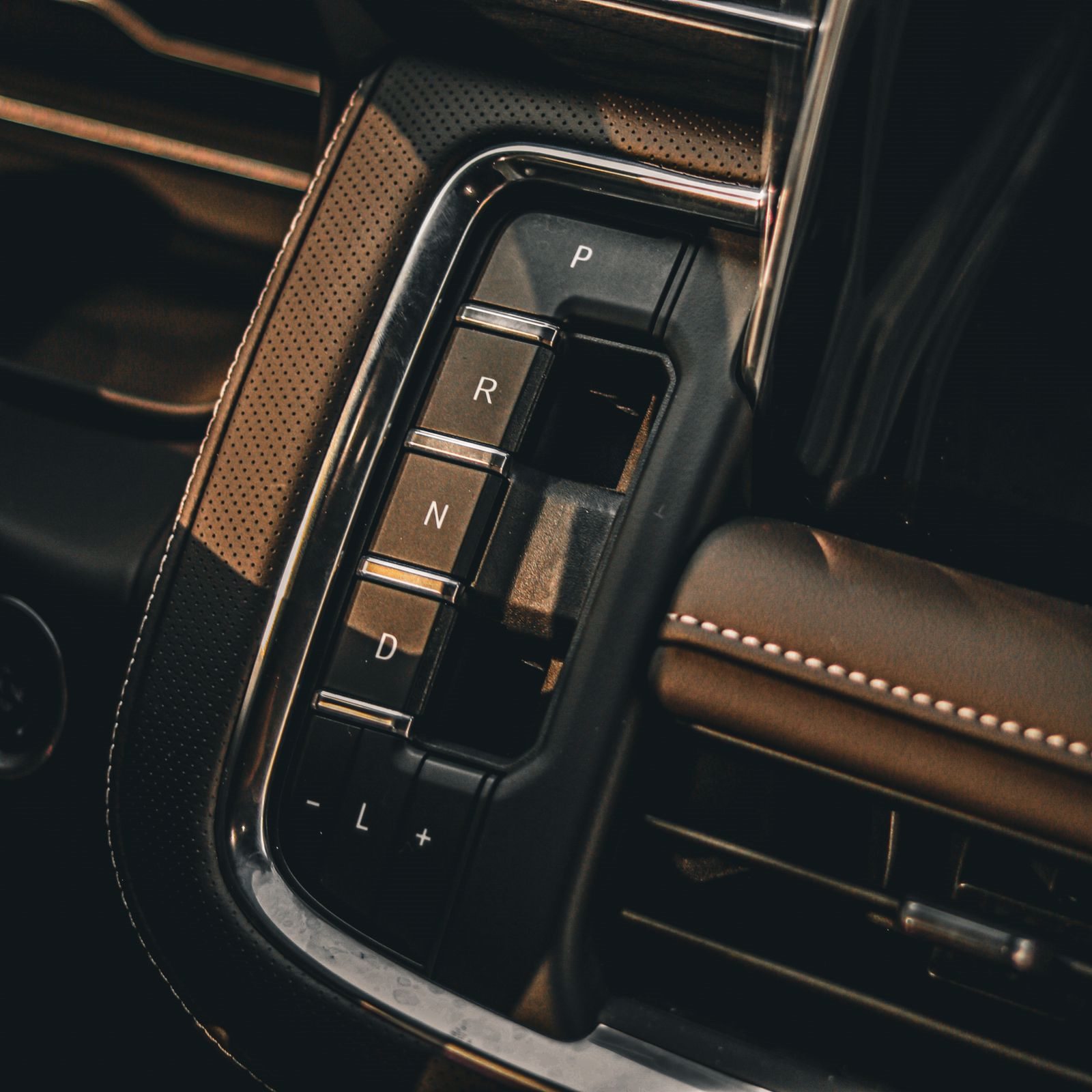 GMC Yukon 2024 rental Dubai