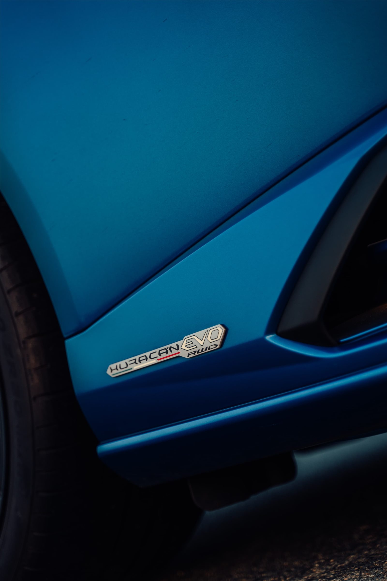 Lamborghini Huracan Evo 2023 rental Dubai - photo