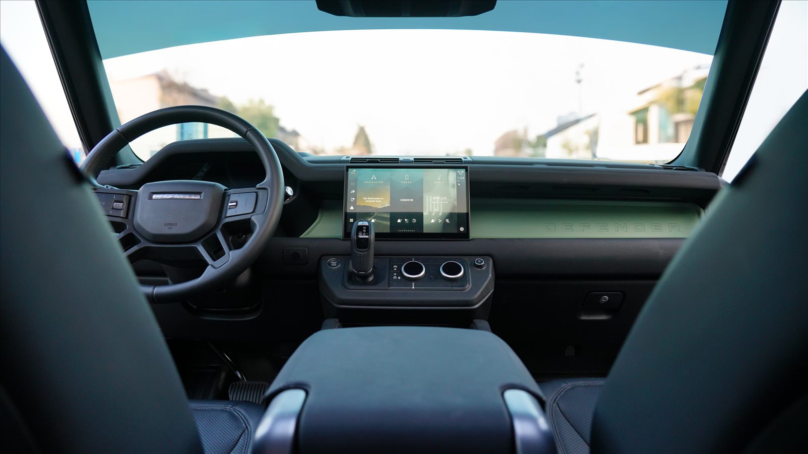 Land Rover Defender 2024 rental Dubai - photo