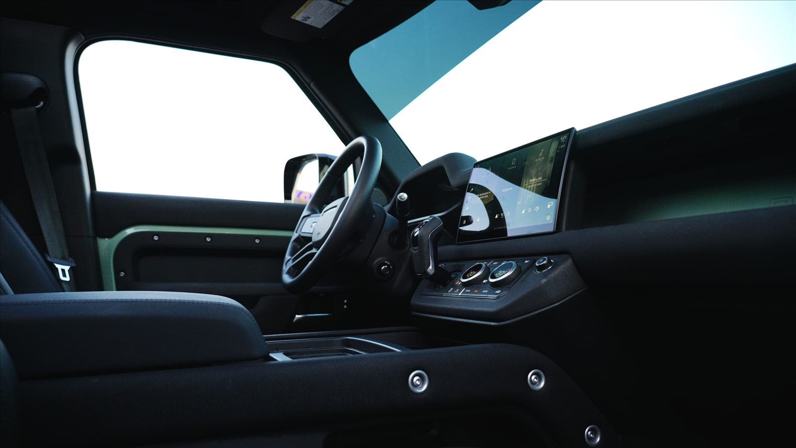 Land Rover Defender 2024 rental Dubai - photo