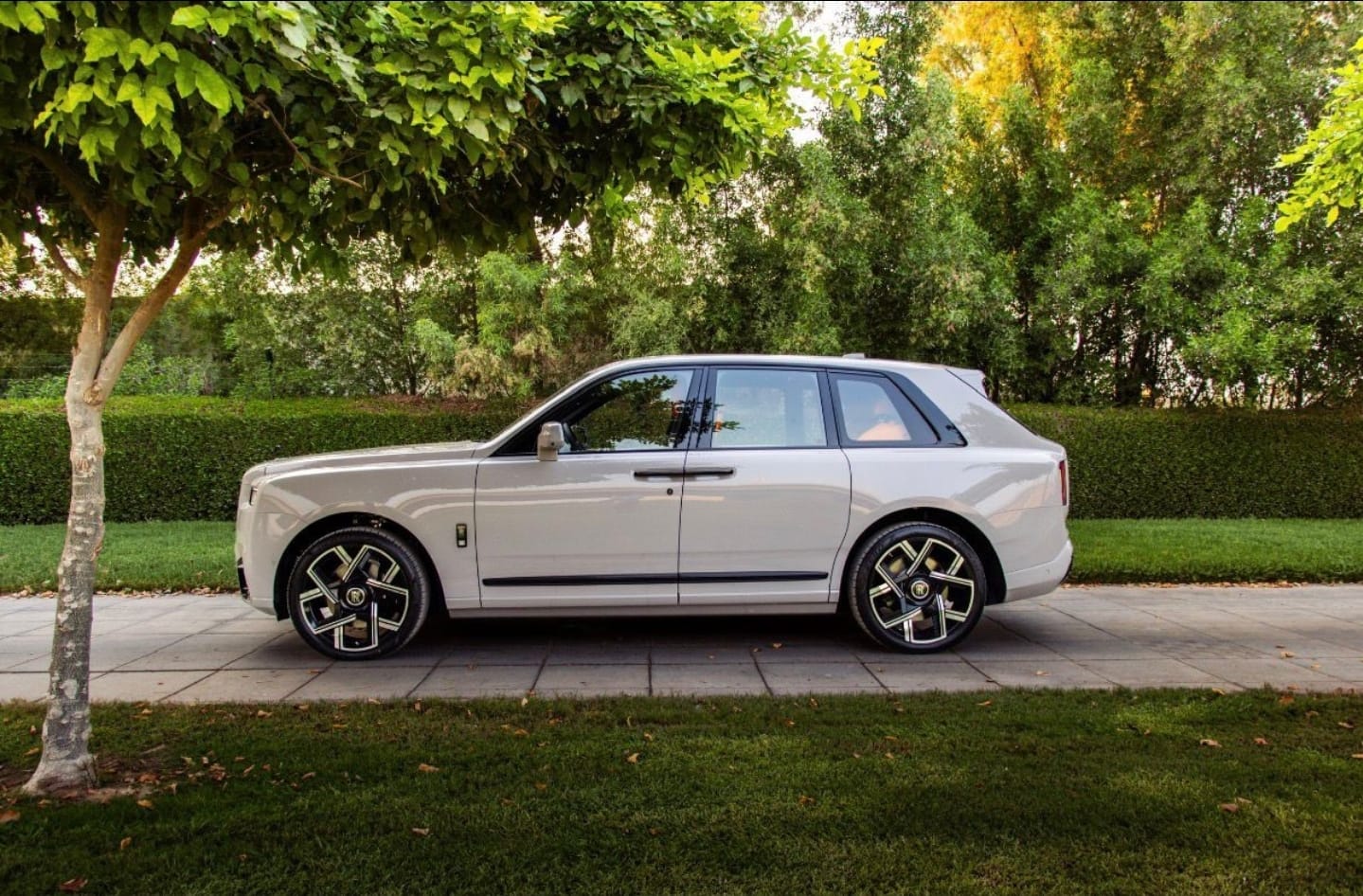 Rolls-Royce Cullinan 2026 rental Dubai - photo
